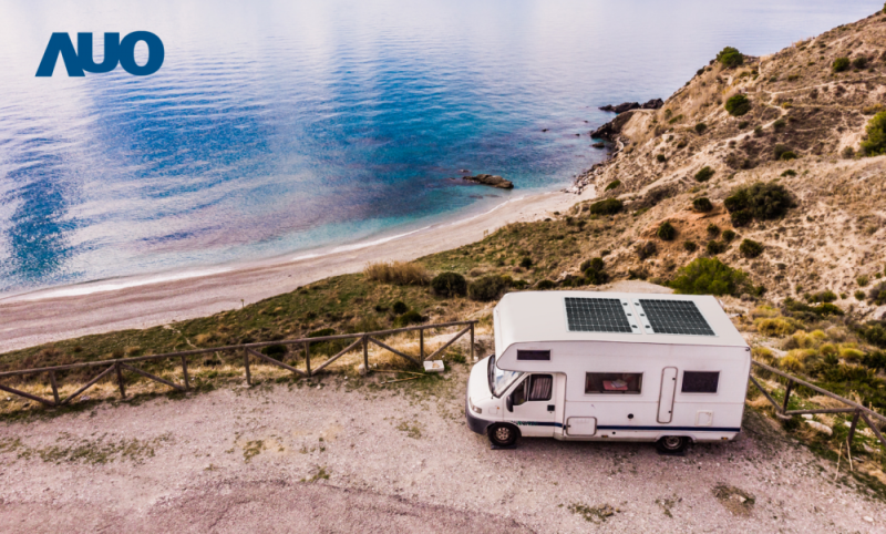 「可撓輕量化太陽光電板SunCurva」使用輕量特殊耐候型複合板取代傳統太陽能板的玻璃前板，不僅降低70%重量，每米平方僅3Kg；具有抗衝擊性能及通過電磁相容性測試，可應用於交通運輸工具，如露營車、遊艇等